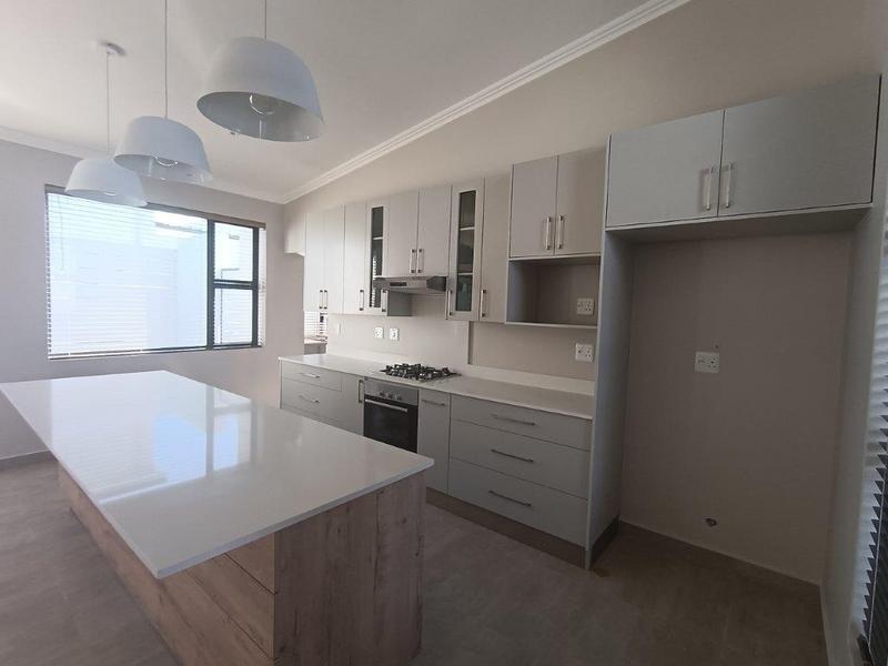To Let 3 Bedroom Property for Rent in Kraaibosch Park Western Cape